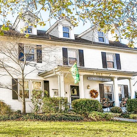 A B&B At Llewellyn Lodge Lexington Exterior photo
