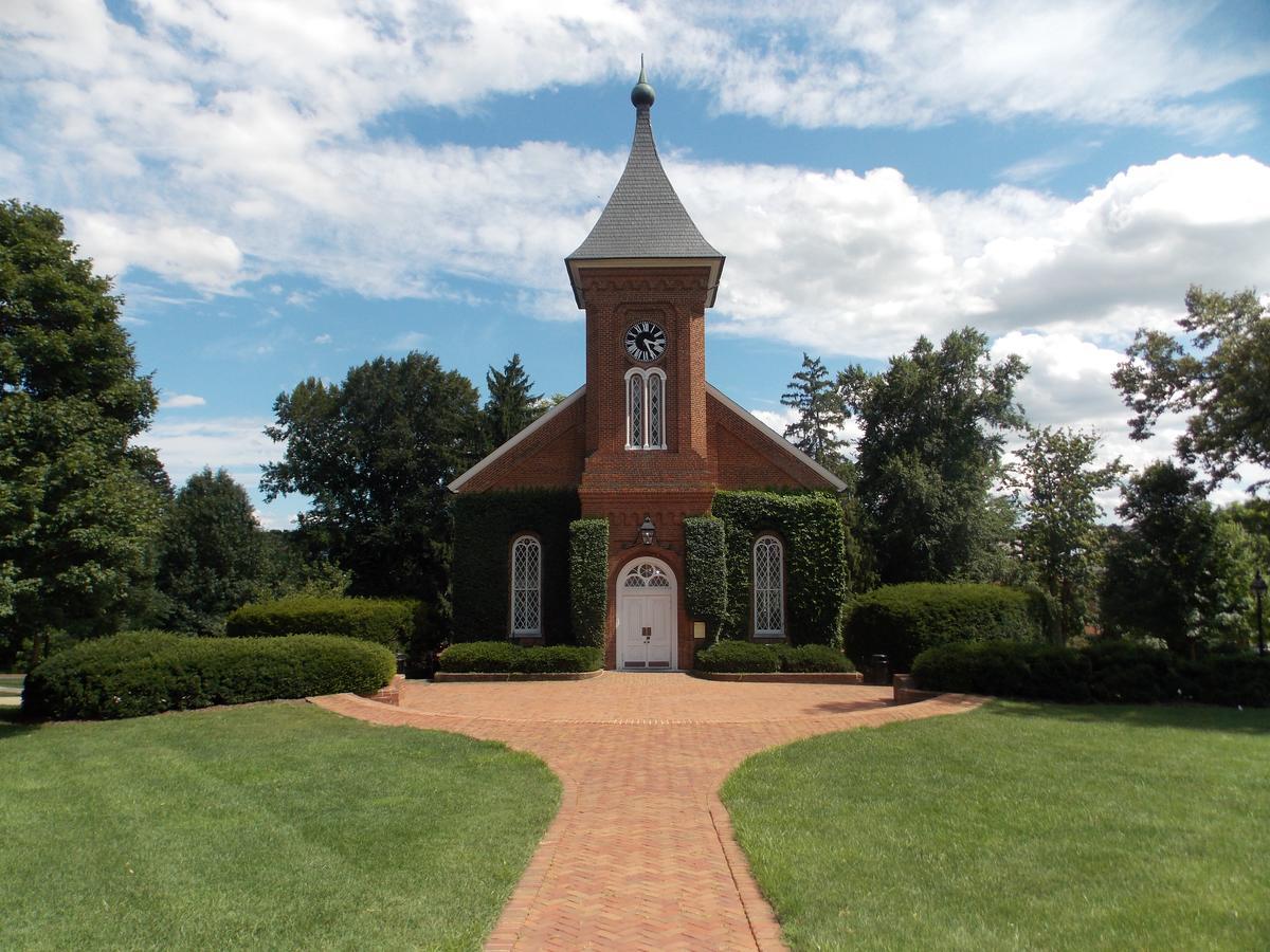 A B&B At Llewellyn Lodge Lexington Exterior photo